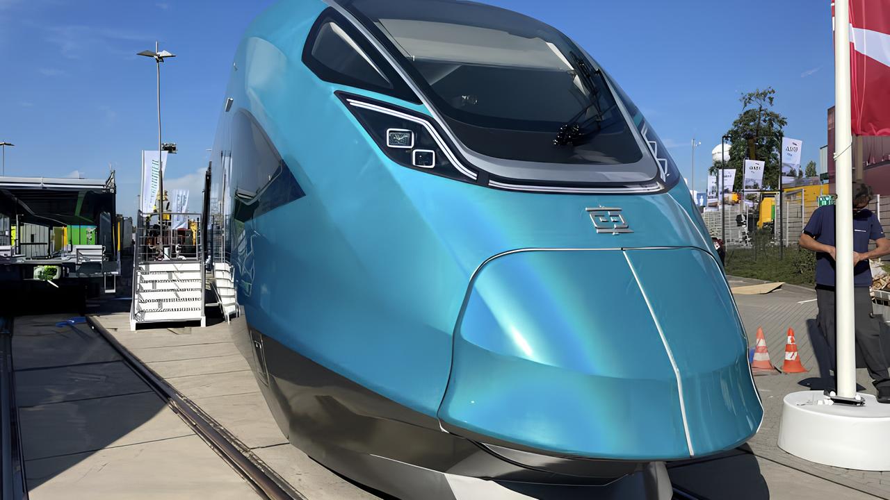 Eksterior kereta cepat hidrogen buatan China, CRRC Cinova H2.