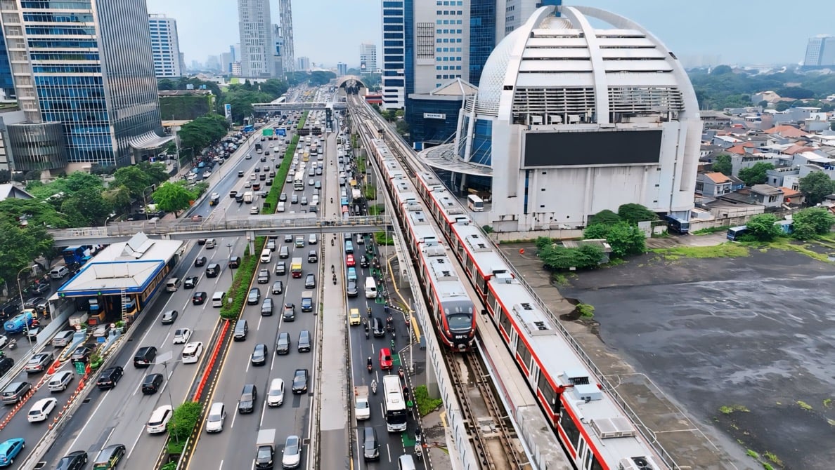 Pengguna LRT Jabodebek terus meningkat di Triwulan III 2024.