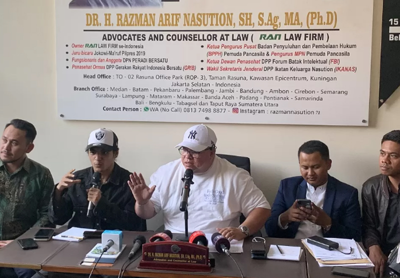 TERTAWA: Razman menanggapi santai laporan Nikita Mirzani ke Polda Metro Jaya