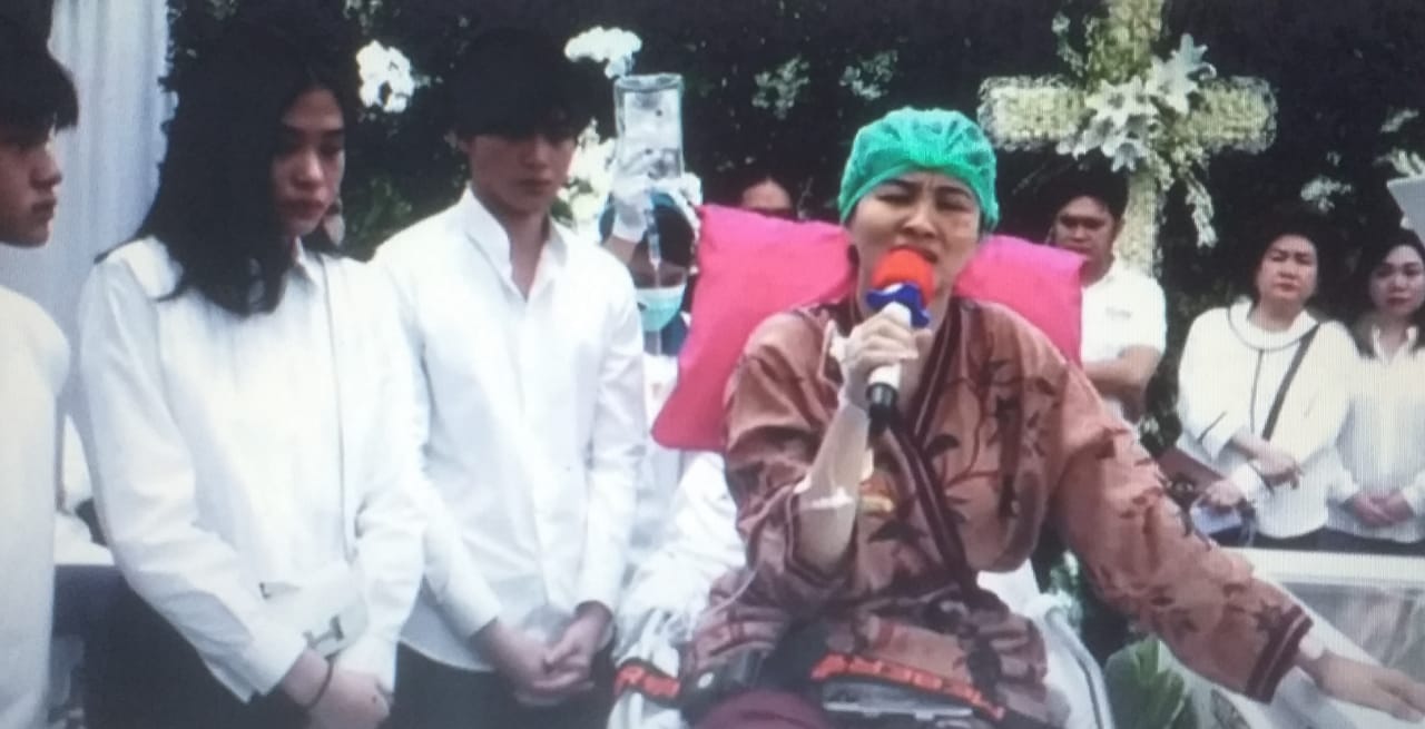 MENEGANGKAN: Sherly Tjoanda menceritakan kejadian yang dialami suaminya Benny Laos