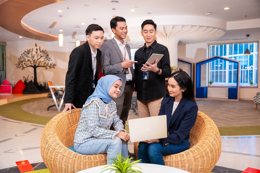 Human Capital BRI meraih Indonesia Distinguished Human Capital Leader Awards 2024.