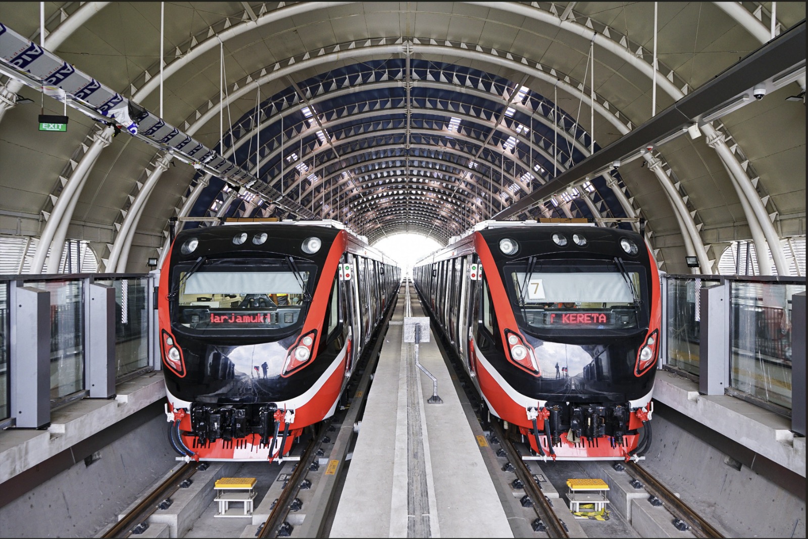Rangkaian LRT Jabodebek.