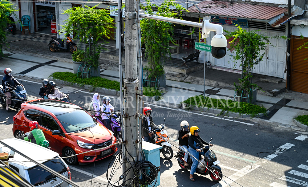 Pemasangan CCTV di sejumlah titik rawan tindakan kriminalitas diharapkan bisa meningkatkan keamanan, ketertiban, dan memberikan kenyamanan bagi investor.
