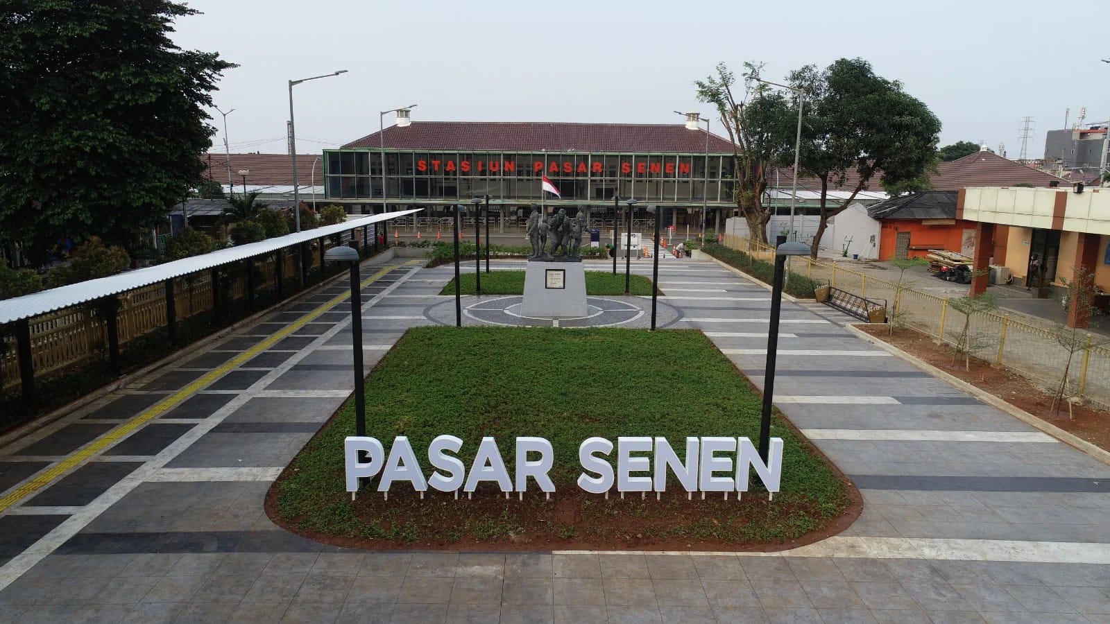 Stasiun Pasar Senen, Jakarta, menjadi stasiun dengan aktivitas naik turun penumpang terbanyak pada 2024.