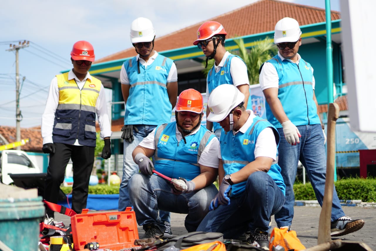 PLN UP3 Banyuwangi memastikan keandalan pasokan listrik selama Nataru.