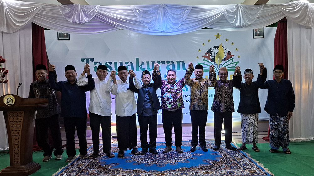 Direktur Diktis Kemenag Ahmad Zainul Hamdi, Staf Khusus Kemenag RI M. Ainul Yakin, Rektor UNIIB Lukman Hakim, Ketua Yayasan KH Muafiq Amir, Kepala Kemenag Banyuwangi Chaironi Hidayat, Sabtu (7/12).