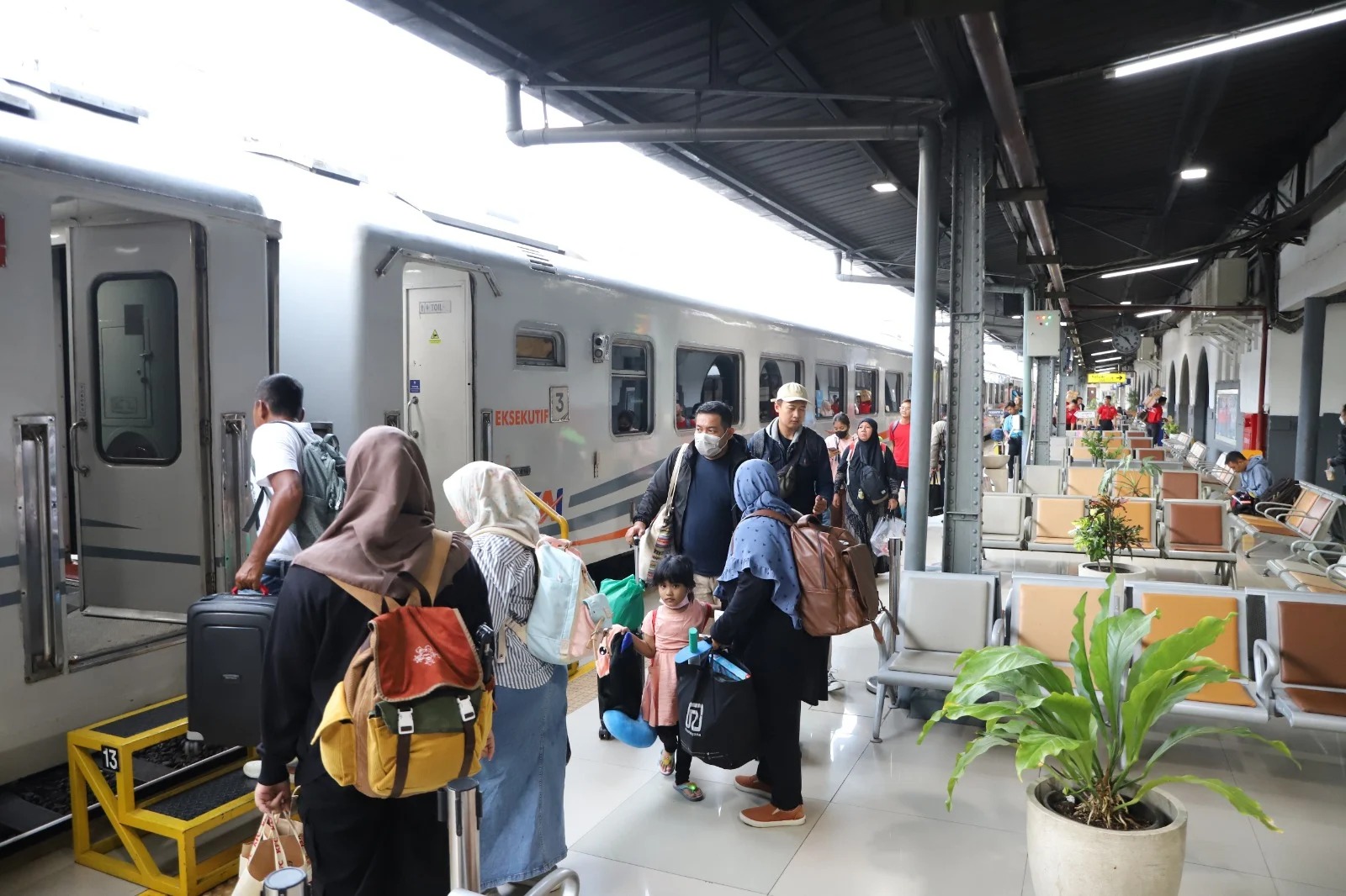KAI meningkatkan kenyamanan perjalanan pelanggan dengan menghadirkan kereta new generation pada masa Libur Nataru.
