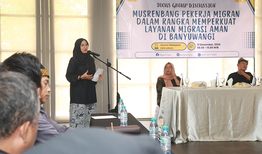 JARING MASUKAN: Bupati Ipuk Fiestiandani menyampaikan pengarahan pada kegiatan musrenbang pekerja migran Havana Waterpark, Kecamatan Gambiran, Kamis (12/12).