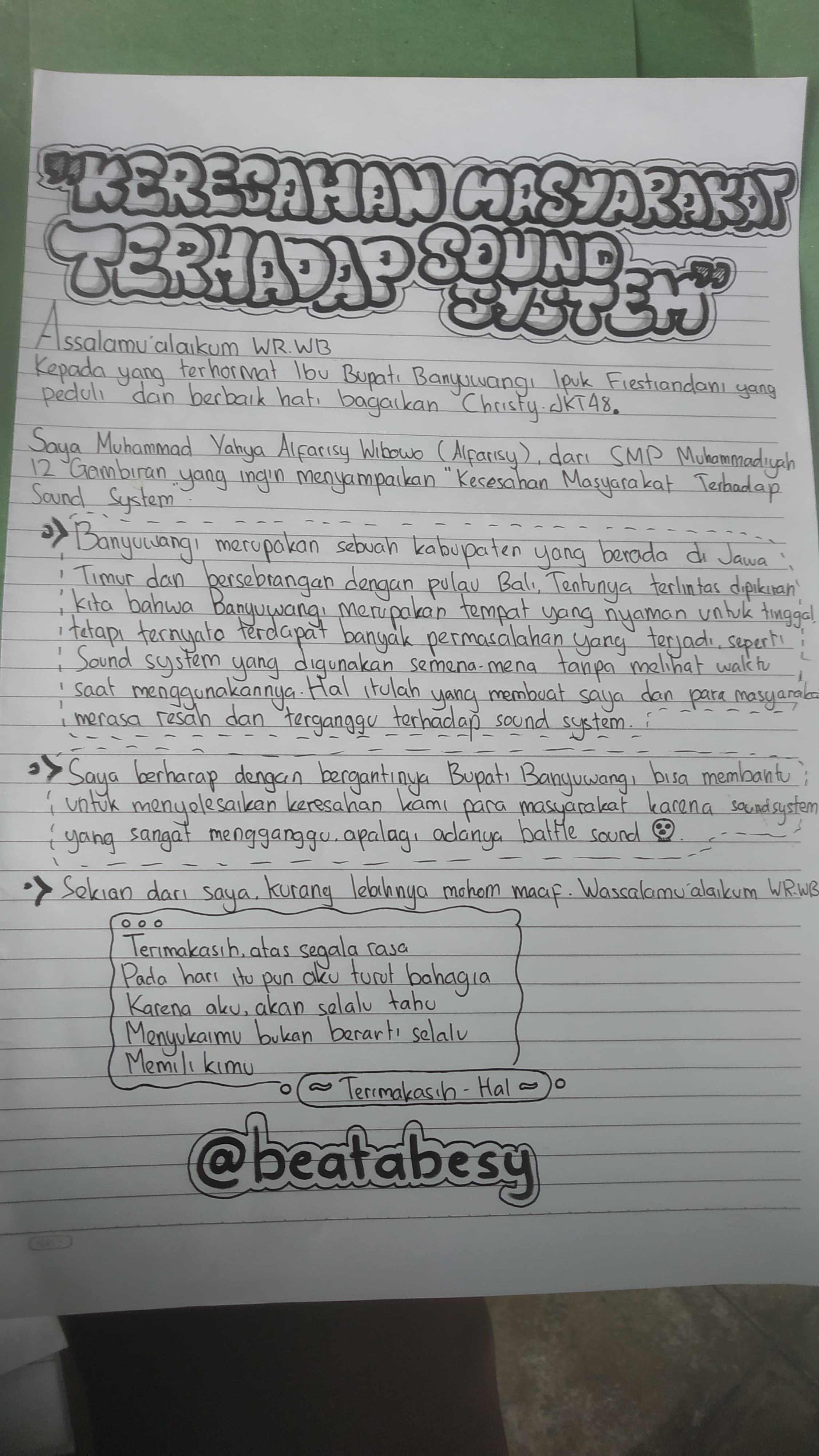 Siswa SMP Muhammadiyah 12 Gambiran ini menyebut Bupati Banyuwangi Ipuk Fiestiandani peduli dan baik hati seperti Christy JKT48.