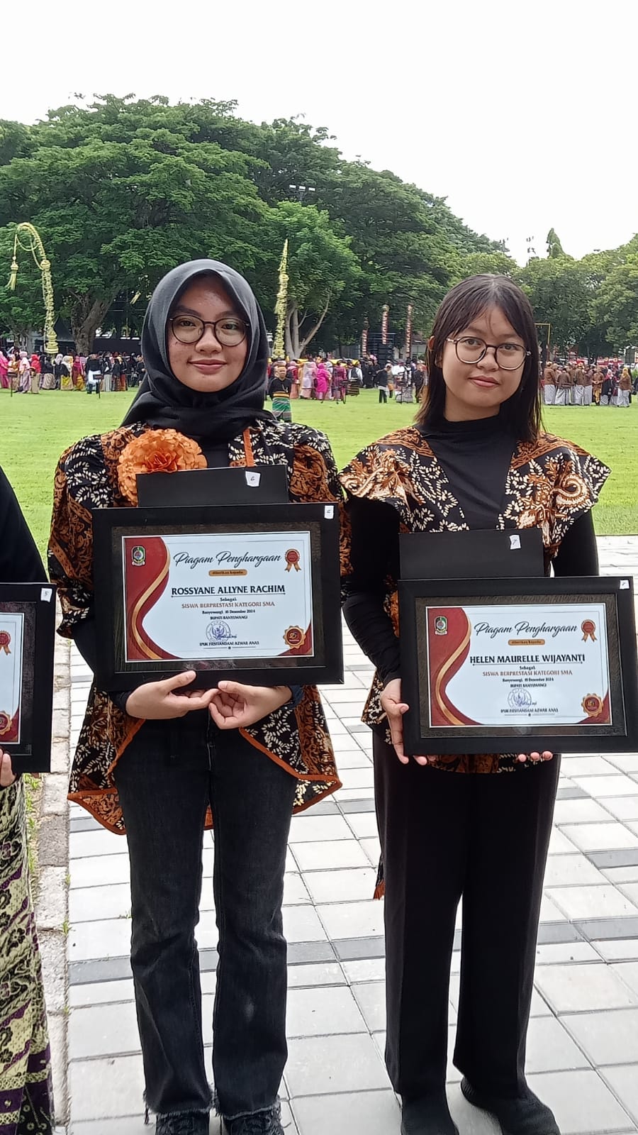 SISWA PRESTASI : Rossyane dan Hellen mengharumkan nama Banyuwangi di kancah internasional peraih Silver Medal di Philippine International Matemathical Olimpiad