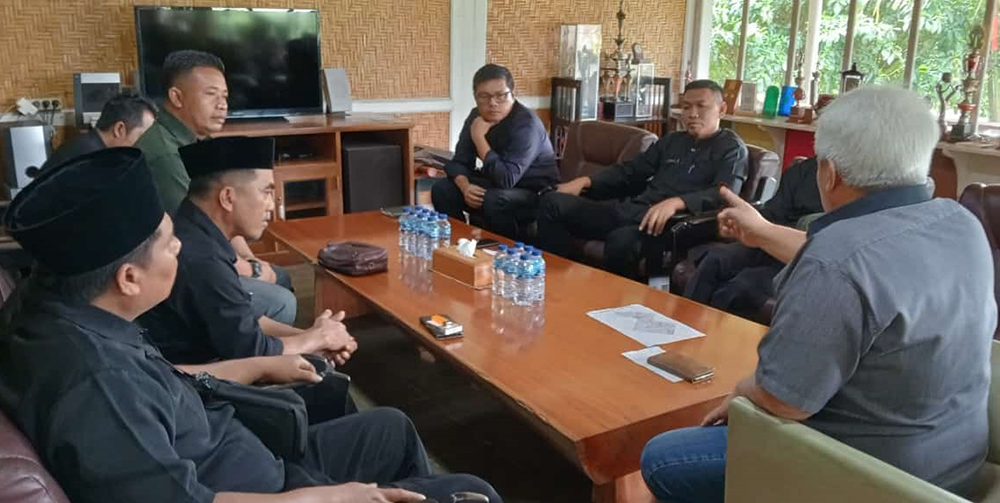 Pertemuan antara tim Pemkab Banyuwangi dengan pihak Perkebunan Kalibendo belum menemukan solusi.