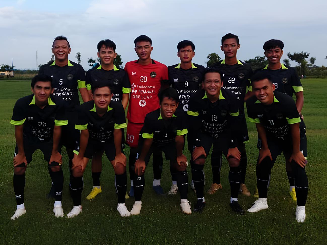 SIAP TEMPUR: Skuad Mitra Surabaya dijadwalkan akan menggelar uji coba terakhir jelang Liga 4
