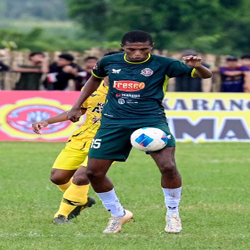 IMBANG: Babak pertama MItra Surabaya vs Perseta berakhir tanpa gol
