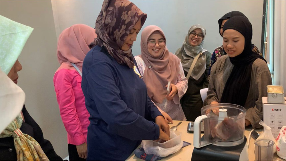Dokumentasi Demonstrasi Pembuatan Nugget Ikan. Foto: Tim Pelaksana