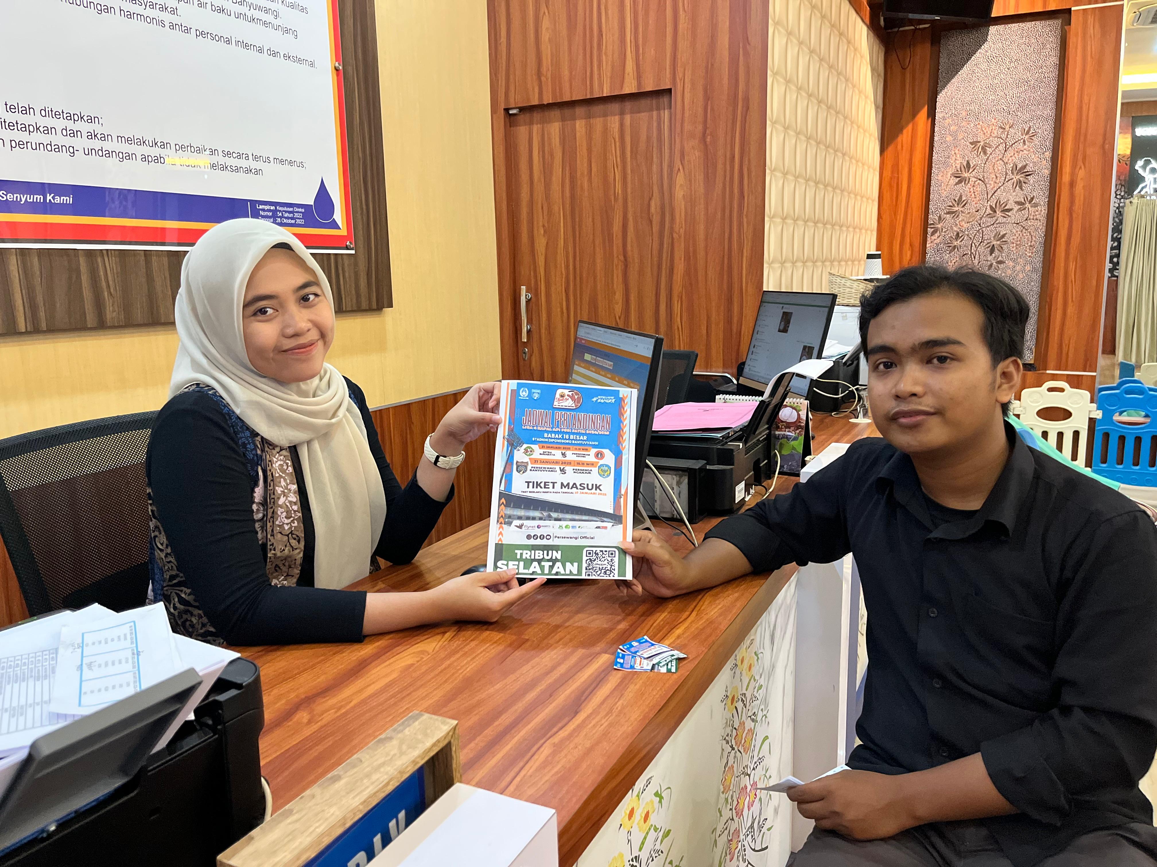 PUDAM Banyuwangi memberikan 200 tiket untuk pelanggan dalam rangka mendukung Tim Persewangi Banyuwangi yang sedang berlaga dalam 16 besar PSSI Liga 4 Jatim.