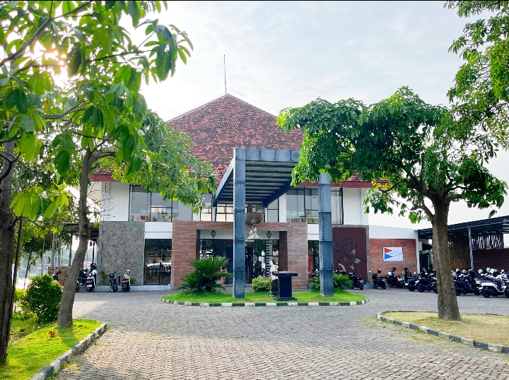 Setelah berganti direksi, pengelola BIYC yang berlokasi di kawasan Marina Boom akan bekerja profesional dengan cara meningkatkan jumlah kunjungan tamu.