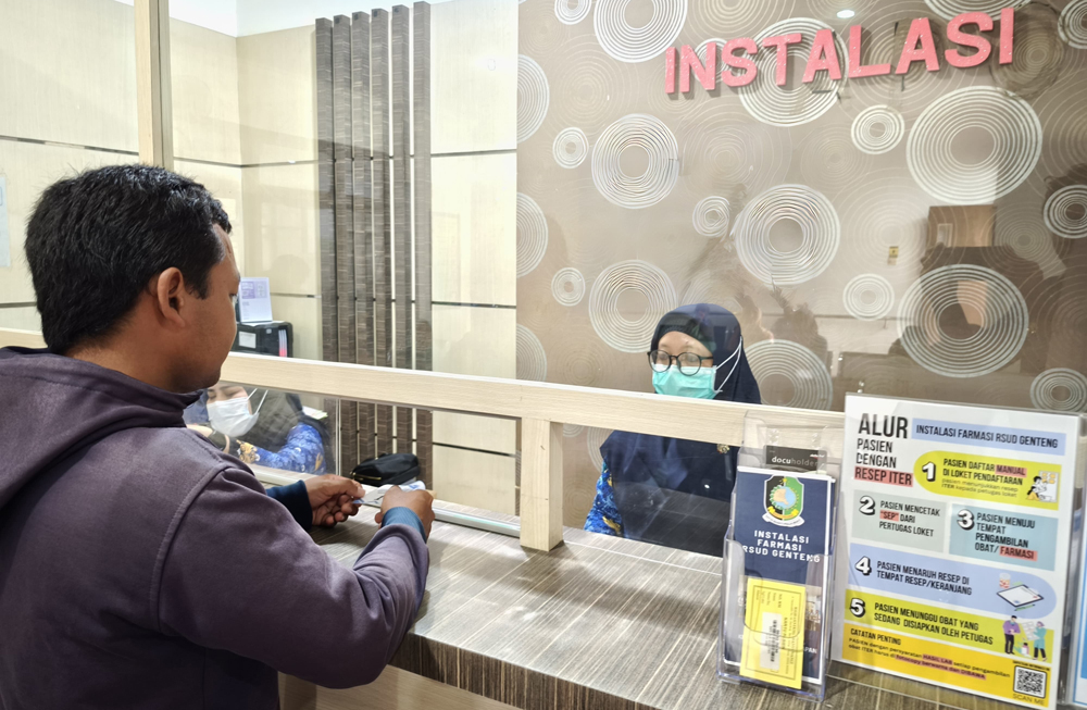 INOVASI: Keluarga pasien bisa terlayani dengan cepat saat mengambil obat di Instalasi Farmasi Rawat Jalan RSUD Genteng