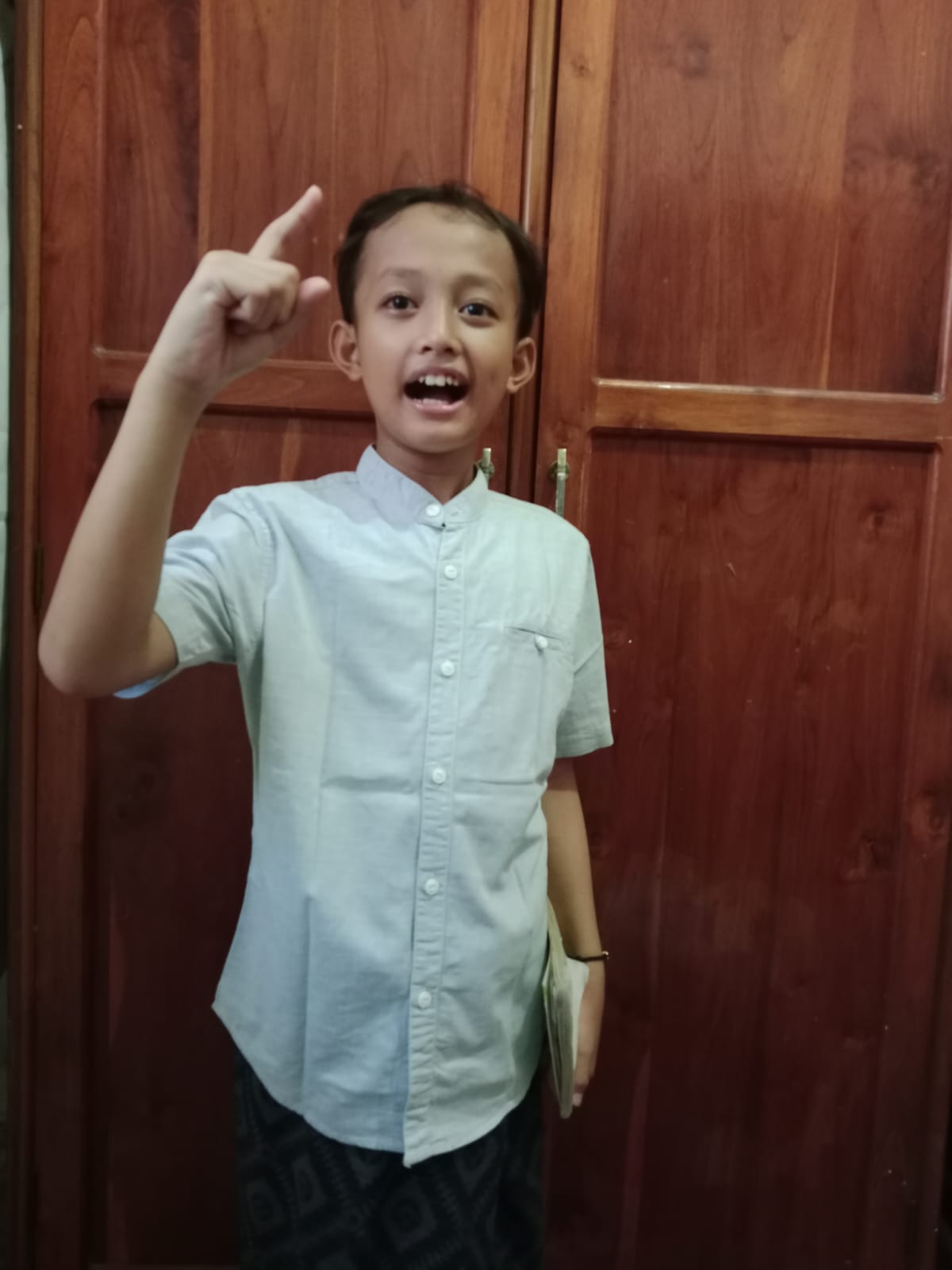 PERCAYA DIRI : Azka Syamil Siswa SD IT Al Qomar tengah belajar penampilan dakwah bersama guru pembimbing