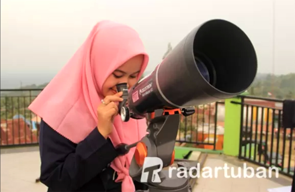 Ilustrasi rukyatul hilal.