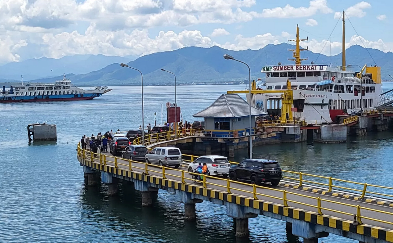 Pemesanan tiket penyeberangan Ketapang-Gilimanuk bisa diakses melalui aplikasi Ferizy. (Fredy Rizki/Radar Banyuwangi)