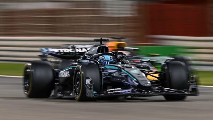 George Russell tidak ragu menyebut McLaren sebagai tim terkuat menjelang musim F1 2025.