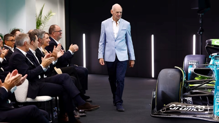 Aston Martin akhirnya memberikan gambaran tentang bagaimana hari-hari awal Adrian Newey setelah resmi bergabung pada 3 Maret 2025.