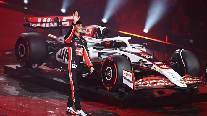 Ollie Bearman mengalami nasib sial dalam debut penuhnya bersama Haas di Formula 1 setelah kecelakaan hebat di FP1 memaksanya absen sepanjang hari Jumat (14/3) di Grand Prix Australia.