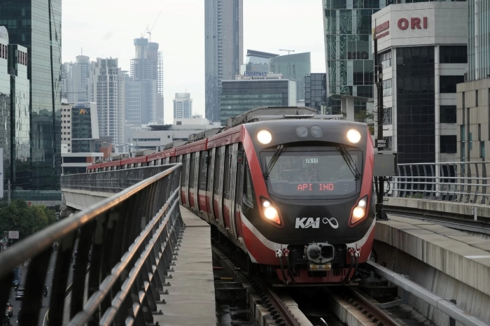 Sejak penambahan perjalanan pada hari kerja mulai 3 Maret 2025, jumlah pengguna LRT Jabodebek terus meningkat.