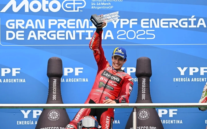 Marc Marquez kembali mengukir sejarah setelah menjuarai GP Argentina 2025 di Sirkuit Autodromo Termas de Rio Hondo.