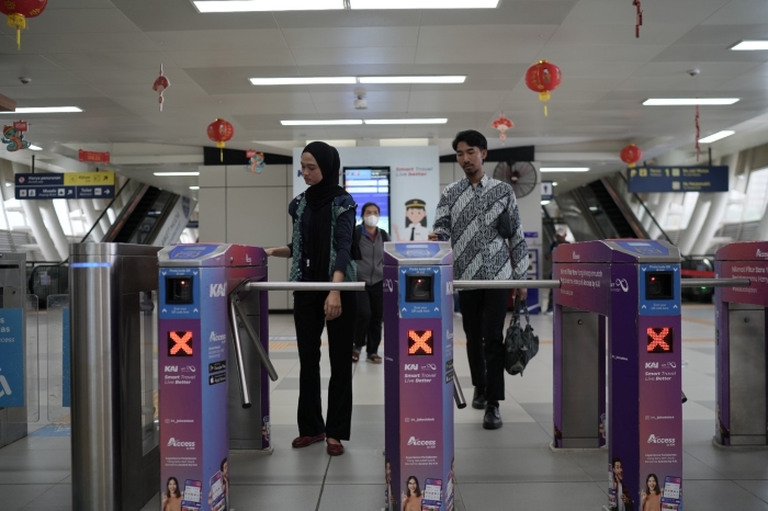 LRT Jabodebek terus berinovasi untuk memberikan layanan transportasi yang lebih mudah dan praktis bagi masyarakat.