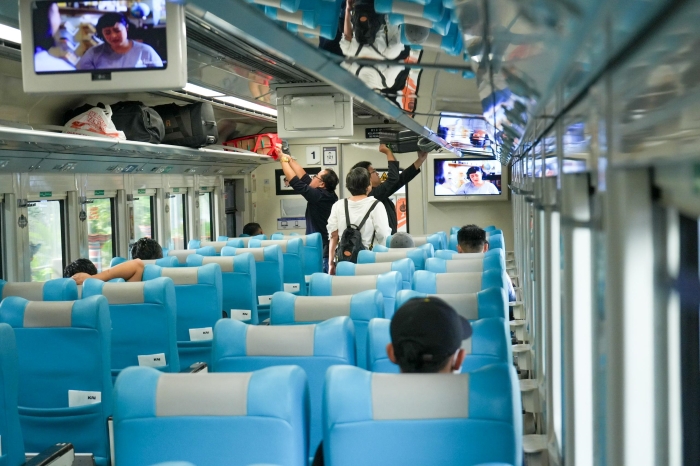 Kementerian Ketenagakerjaan (Kemnaker) RI kembali menggelar mudik gratis Lebaran 2025 dengan menyediakan 229 bus dan 4 gerbong kereta api untuk ribuan buruh dan pekerja.