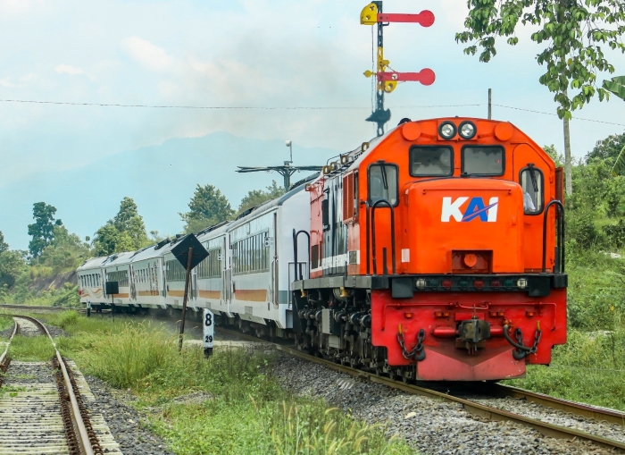 PT KAI Divre IV Tanjungkarang resmi membuka penjualan tiket tambahan untuk KA Rajabasa, mulai Rabu (20/3).