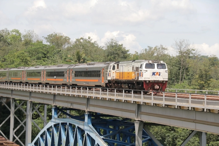 Minat masyarakat untuk mudik Lebaran 2025 menggunakan kereta api semakin tinggi.