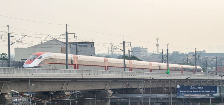 Mudik Lebaran 2025 semakin dekat, dan PT Kereta Cepat Indonesia China (KCIC) memastikan keamanan serta kenyamanan penumpang Whoosh dengan menyiagakan 530 personel keamanan.