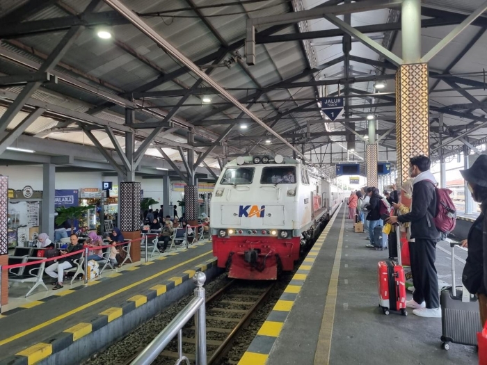 KAI Commuter mengumumkan perubahan layanan Commuter Line Merak mulai 25 hingga 30 Maret 2025, di mana kereta hanya akan beroperasi sampai Stasiun Cilegon.