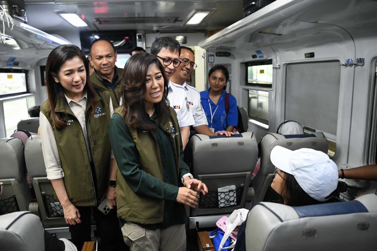 Menkomdigi Meutya Hafid memastikan layanan telekomunikasi tetap optimal selama arus mudik Lebaran 2025.