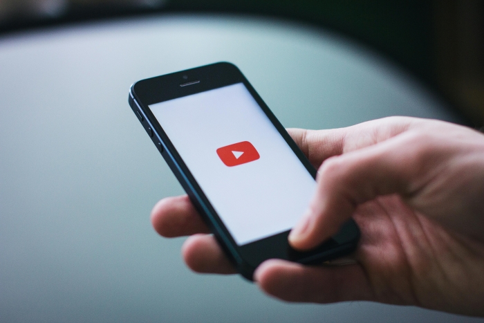 YouTube baru saja mengumumkan perubahan besar dalam cara menghitung jumlah penayangan di YouTube Shorts, yang akan mulai berlaku pada 31 Maret 2025.