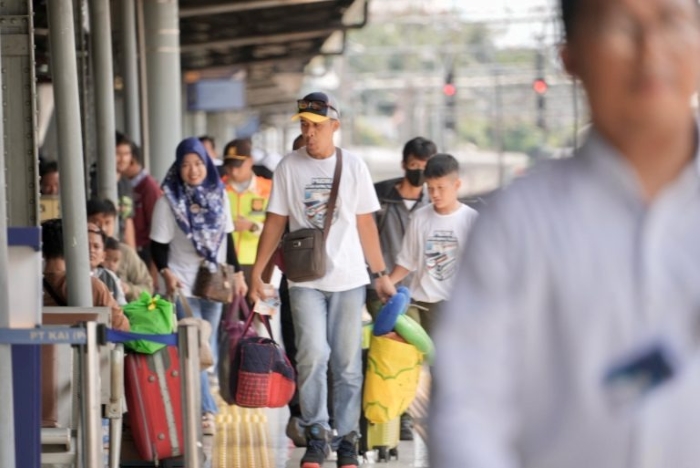 PT KAI mengambil langkah cepat untuk mengantisipasi lonjakan pemudik di Stasiun Pasar Senen.