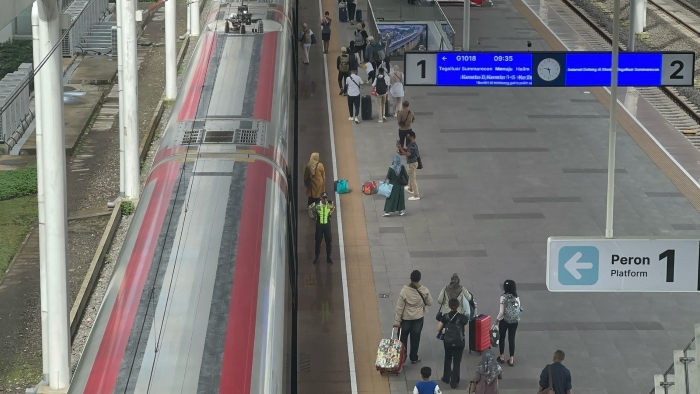 KCIC layani 250 ribu penumpang Whoosh selama libur Lebaran 2025.