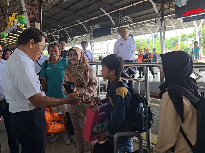 Dirut KAI Didiek Hartantyo meninjau langsung Stasiun Purwokerto, Minggu (6/4).