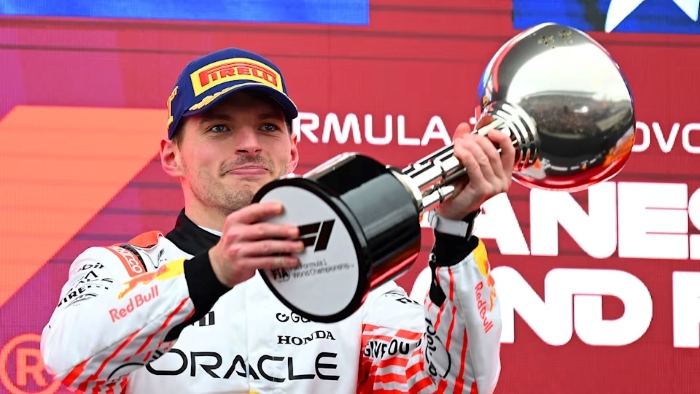 Max Verstappen kembali menunjukkan kelasnya dengan menjuarai Grand Prix Jepang 2025.
