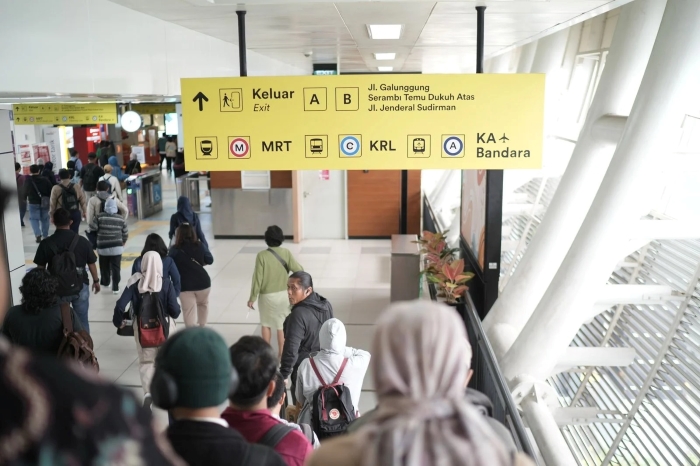 LRT Jabodebek temukan 156 barang tertinggal selama Angkutan Lebaran 2025.