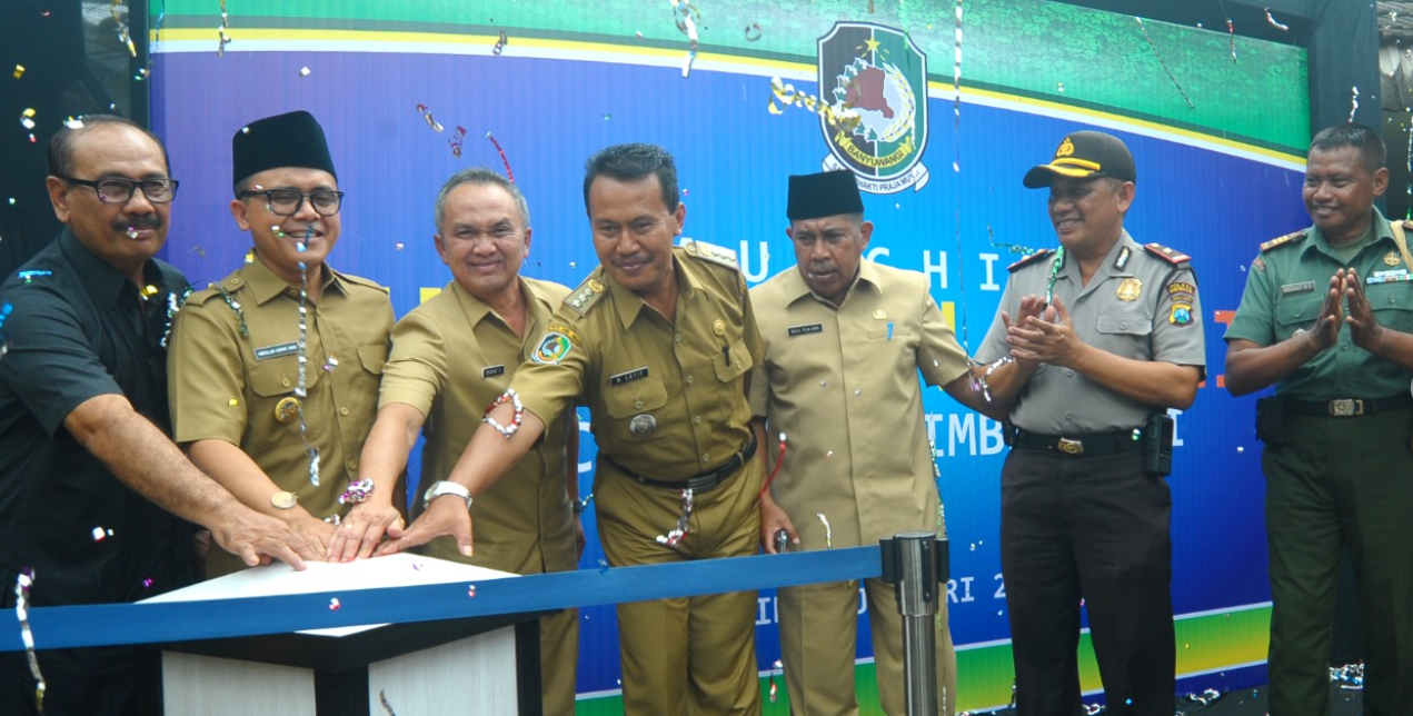 Peresmian pemekaran wilayah baru yakni pembentukan Kecamatan Blimbingsari pada Januarai 2017 silam.