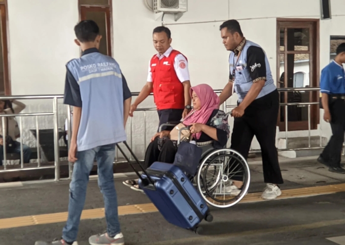 PT KAI sukses layani 4,5 juta pelanggan di Angkutan Lebaran 2025 dengan dukungan railfans.