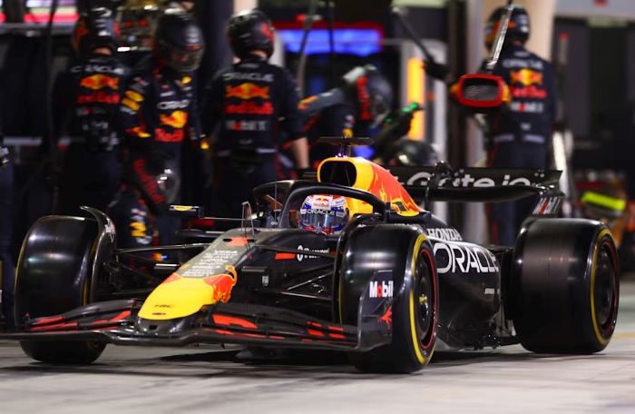Red Bull raih poin ganda di F1 GP Bahrain 2025, meski Verstappen hadapi masalah rem dan pit stop.