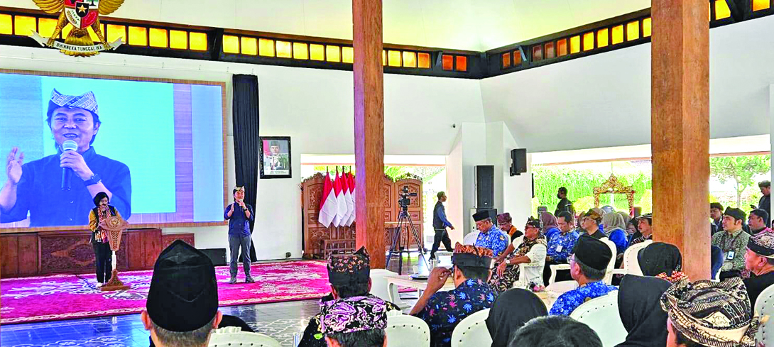 Banyuwangi Culture Studies bersama Pusat Penelitian Kemasyarakatan dan Budaya Fakultas Ilmu Budaya UI menggelar sarasehan budaya bersama budayawan di Pendapa Sabha Swagatha Blambangan, Kamis (17/4)