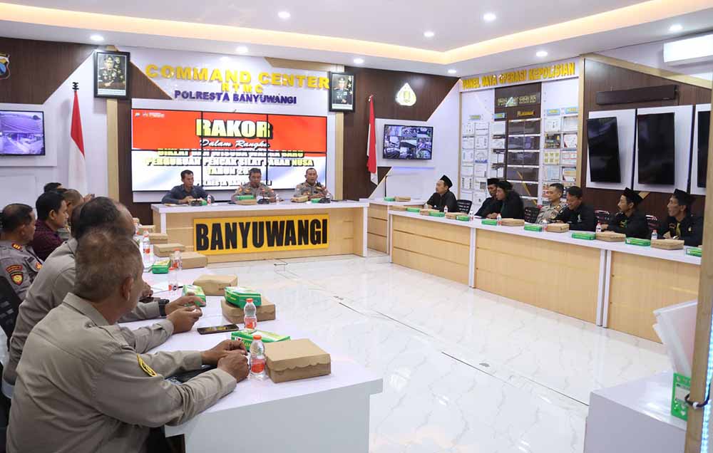 Jajaran Polresta Banyuwangi bersama instansi dan anggota Pagar Nusa membahas pengamanan diklat dan wisuda anggota baru di Mapolresta Banyuwangi, Kamis (17/4).
