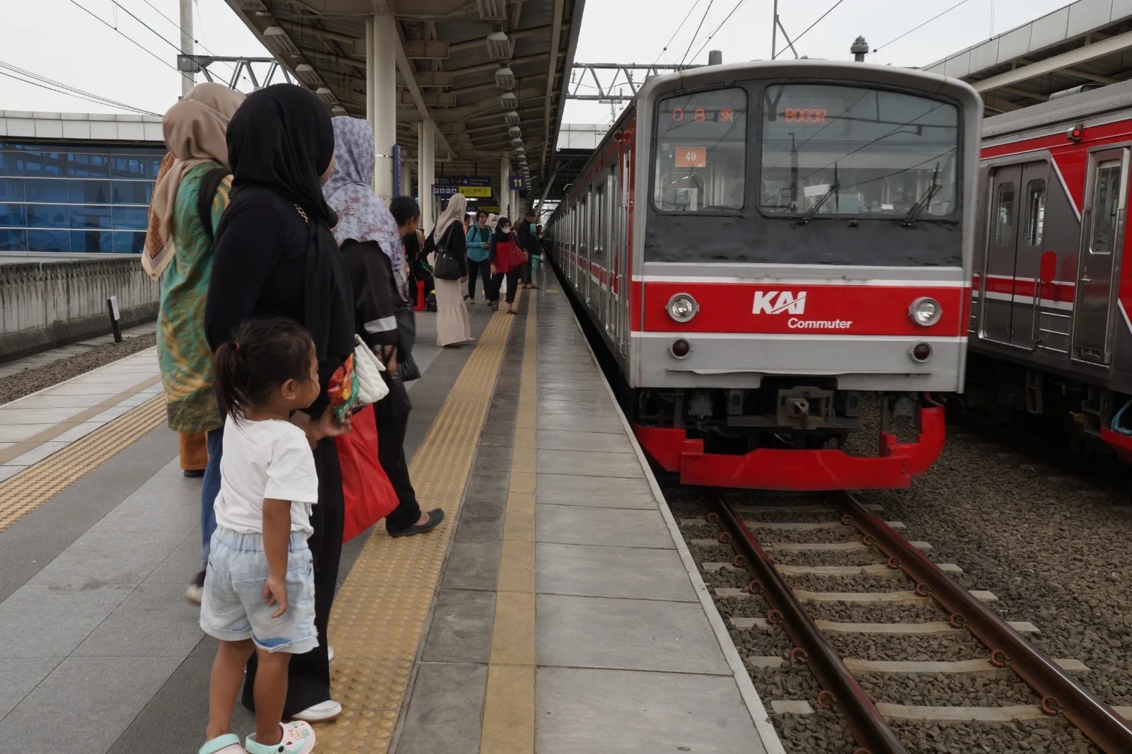 Stasiun Jatake hadir sebagai proyek kolaboratif KAI dan swasta, mendukung integrasi transportasi urban dan kemudahan akses bagi masyarakat BSD.