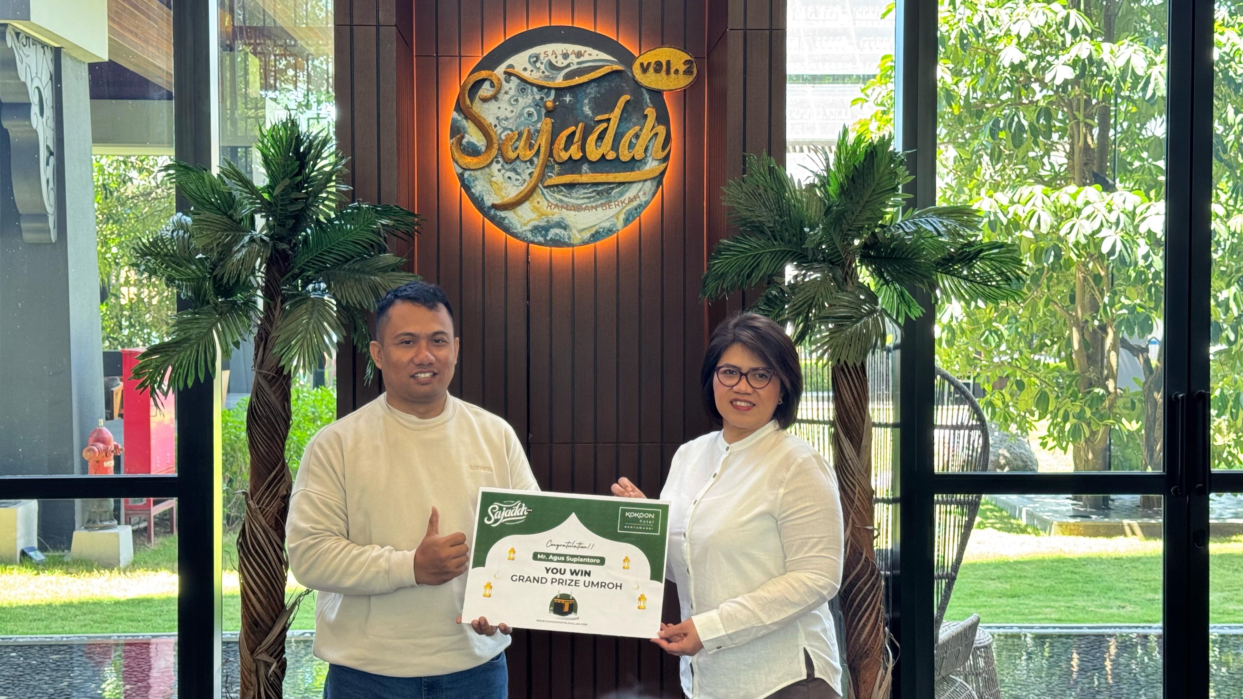 Kokoon Hotel Banyuwangi beri hadiah Umroh kepada pemenang program Ramadan Sajadah Vol. 2 yang sukses menarik lebih dari 6.000 peserta.