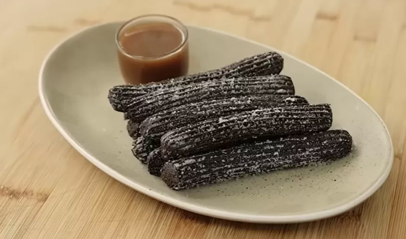 DONAT SPANYOL: Churros ternyata masih masuk dalam